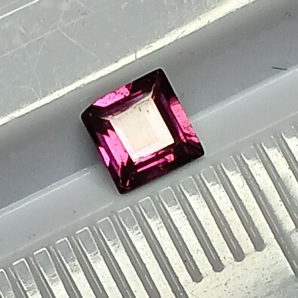 Square Garnet Gemstone 4mm